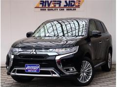 三菱　アウトランダーＰＨＥＶ　Ｇ　アルパインフローティングナビ　アラウンドビューモニター　レーダークルーズフルセグＴＶ