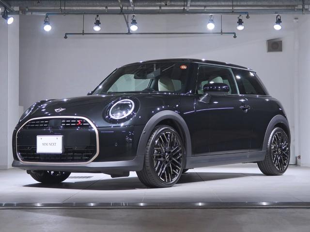 ＭＩＮＩ クーパーＳ　フェイバリット・トリム　Ｍパッケージ　ハーマンカードン　１８ＡＷ　ＡＣＣ　ＨＵＤ　Ｆシートヒーター　ＡｐｐｌｅＣａｒＰｌａｙ　ＡｎｄｏｉｄＡｕｔｏ　インテリアカメラ（1枚目）