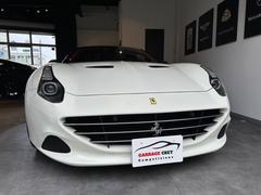 フェラーリ　カリフォルニアＴ　ベースグレード　Ｂｉａｎｃｏ　Ａｖｕｓ　カーボンＬＥＤハンドル