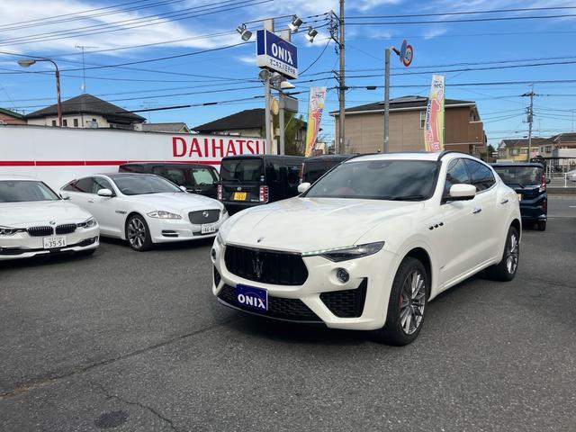 レヴァンテ(マセラティ) グランスポーツ　バックカメラ　サイドフロント全方位カメラ　レーンアシスト　オートクルーズコントロールシステム　パワーシート　革シート　ナビ付　２０インチアルミホイール　ダウンヒルアシストコントロール 中古車画像