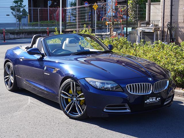 Z4（BMW）ｓＤｒｉｖｅ３５ｉ　ホワイトレザー　ローダウン　特注ブレーキ　ワンオフマフラー　１４０００ｋｍ　右ハンドル　バックカメラ　当社管理車両 中古車画像