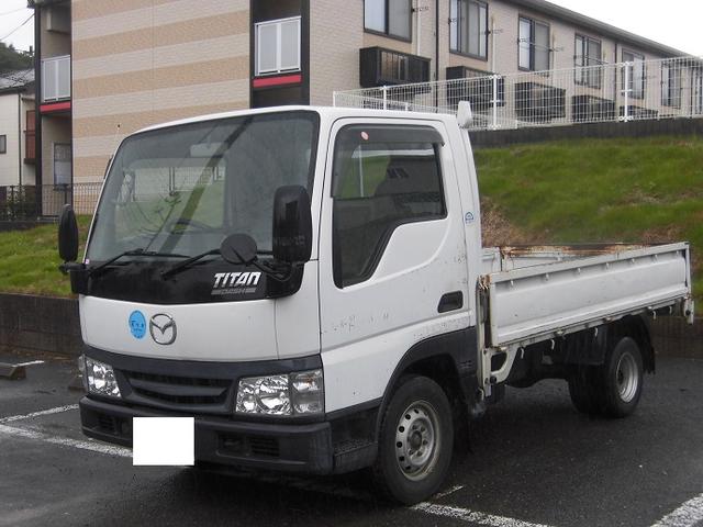 マツダ タイタンダッシュ 　１．３５トン平ボディ　車両総重量２９０５ｋｇ　電動格納ミラー　エアコン　法定整備