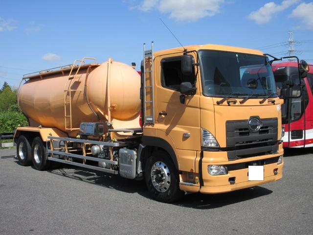 　粉粒体運搬車　極東製　バラセメント　積載容量１４．８ｍ３　リヤエアサス
