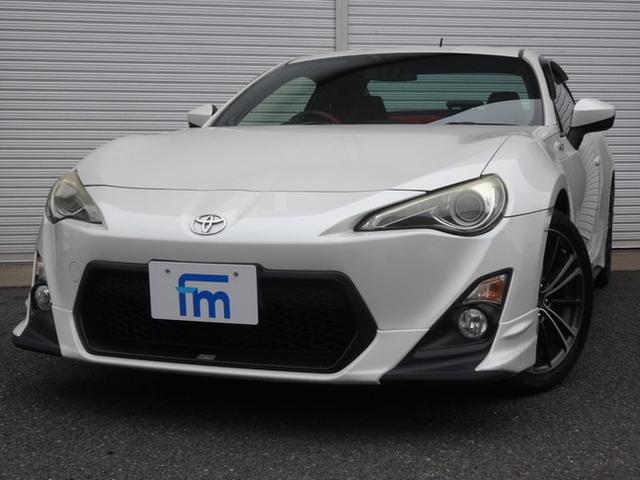 ８６ ＧＴリミテッド　６速ＭＴ　ＴＲＤエアロ　純正Ｒスポイラー　純正アルミ　純正マフラー　ハーフレザーシート　スマートキー　プッシュスタート（1枚目）