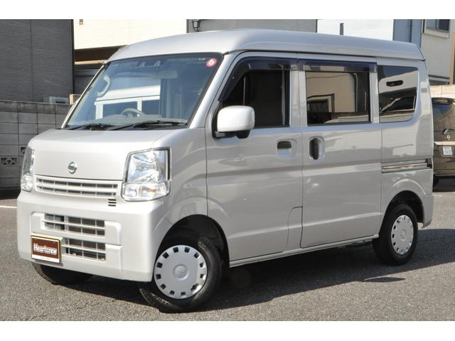 ＮＶ１００クリッパーバン(日産) ＤＸ　ＧＬセーフティパッケージ　エマージェンシーブレーキ（衝突軽減ブレーキ／横滑り防止／レーンキープアシスト）　メモリーナビ／フルＴＶ／Ｂｌｕｅｔｏｏｔｈ／ＤＶＤ／ＣＤ／ＥＴＣ　電動格納ミラー　後席ベンチシート　キーレスキー 中古車画像