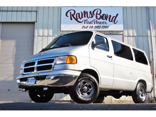 ダッジダッジ バンの中古車を探すなら グーネット中古車