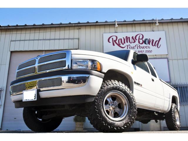 ダッジ ダッジ・ラム 1500 SLT リフトアップ 社外 ダッジ ダッジ・ラム 1500 SLT リフトアップ 社外