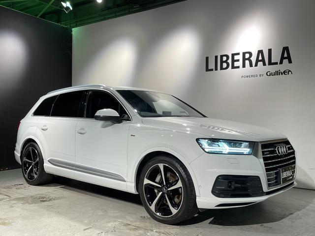 アウディ Q7