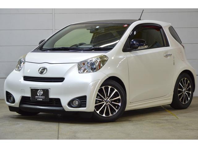 ｉＱ １３０Ｇ　当社買取車両・純正ナビ・地デジ・ＶＴＲ・ＵＳＢ入力・ミラー一体型ＥＴＣ・ステアリングリモコン・プッシュスタート・リヤスポイラー・リヤガーニッシュ・オーバーヘッドコンソール・オートリトラクタブルミラー（1枚目）