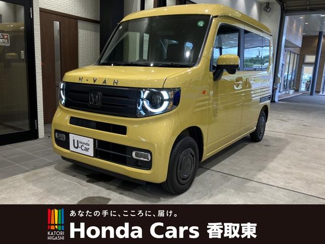 ファン　運転支援機能　８インチ純正ナビ　ＥＴＣ　フロアマット　フルＬＥＤヘッドライト　急速充電用ＵＳＢ　ＤＣ１２Ｖアクセサリーソケット〈助手席／荷室〉　ＩＲ／ＵＶカットフロントガラス　スマートキー