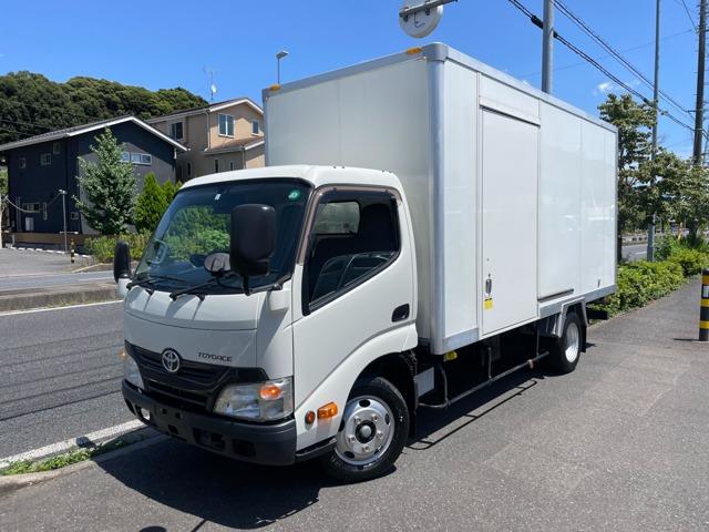 ロングフルジャストロー　修復歴無し　車検整備付　走行１４，３００ｋｍ　トラック　ＭＴ　バックカメラ　エアコン　パワーウィンドウ　運転席エアバッグ