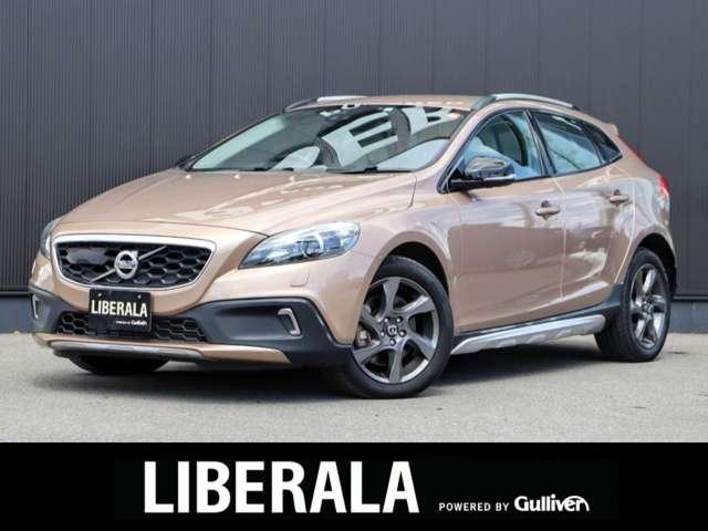 Ｖ４０ クロスカントリー　Ｔ５　ＡＷＤ　ツートンレザーシート　インテリセーフ　ＡＣＣ　衝突軽減Ｂ　ＬＫＡ　ＢＬＩＳ　純正ナビＴＶ　バックカメラ　パワーシート／ヒーター　パーキングアシスト　スマートキー　純正１７ＡＷ（1枚目）