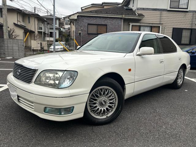 Ｃ仕様　１０ｔｈアニバーサリーエディション　買取り直販車両　ナビ　本革シート　走行距離６９０００キロ　ドライブレコーダー前後　ＢＢＳホイル　ＨＩＤライト　パワーシート　ＥＴＣ　シートヒーター　レーダー　電動格納ミラー　クルーズコントロール　禁煙