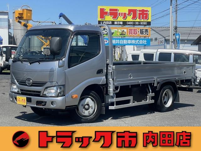 デュトロ(国産車その他) セミロング全低床　３ｔ　標準セミロング全低床　５速マニュアル　電動格納ミラー　ロープ穴２対　鳥居鉄板張り 中古車画像