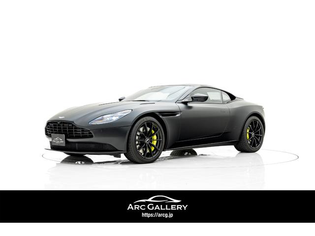 DB11 AMR マットプロテクションフィルム施工済 カーボンインテリア アルカンターラヘッドライニング コートダジュールブルーステッチ ネクサスキルティングシート AMR20インチ鍛造AW パラノミックカメラ(1枚目)