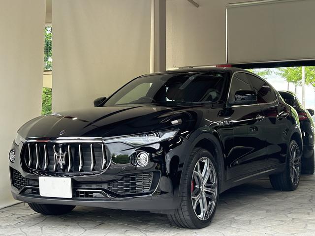 ベースグレード　ＡｐｐｌｅＣａｒＰｌａｙ　パノラミックカメラ　クルーズコントロール　ターボエンジン　レザーシート　サンルーフ　Ｂｌｕｅｔｏｏｔｈ接続　電動リアゲート　スマートキー　禁煙車　ドライブレコーダー　１８ＡＷ
