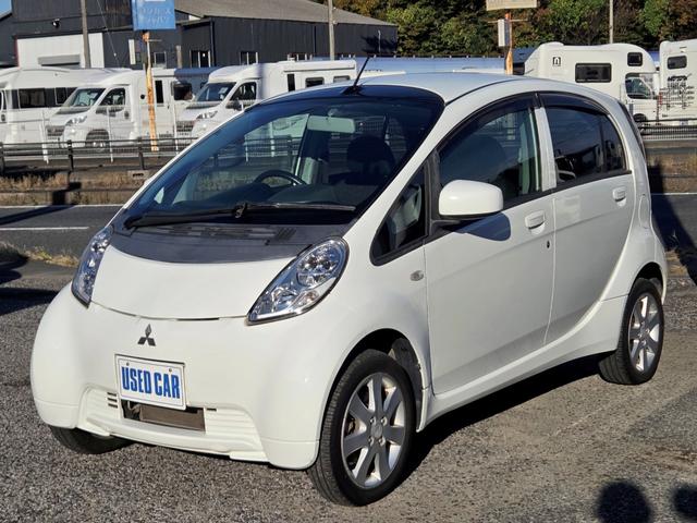 アイミーブ(三菱) Ｇ　充電ケーブル付／ナビ／地デジＴＶ／Ｂｌｕｅｔｏｏｔｈ音楽再生／ＥＴＣ／シートヒーター／ＨＩＤ／１５ＡＷ／スマートキー 中古車画像