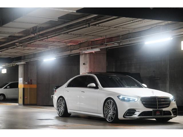 Ｓ５００　４マチックロング　ＡＭＧライン　法人ワンオーナー禁煙　ＡＲヘッドアップディスプレイ　リアエンターテイメント　ｎｅｕｔｒａｌｅ　ｗｈｅｅｌｓ２２インチＡＷ　ミシュランＰＳ４Ｓタイヤ　ＩＩＤ製ロアリングキット　新車保証