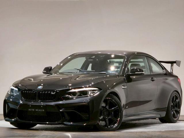 ベースグレード　Ｍ　ＤＣＴドライブロジック／ＪＲＺサスペンション車高調／社外マフラー／バブリング／ＬＥＤヘッドライト／カーボンウイング／カーボン調ルーフラッピング／追加メーター／ＬＥＤヘッドライト／ＥＴＣ／スペアキー