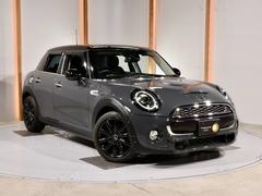 ＭＩＮＩ　ＭＩＮＩ　禁煙車　ワンオーナー　純正ＨＤＤナビ　バックカメラ