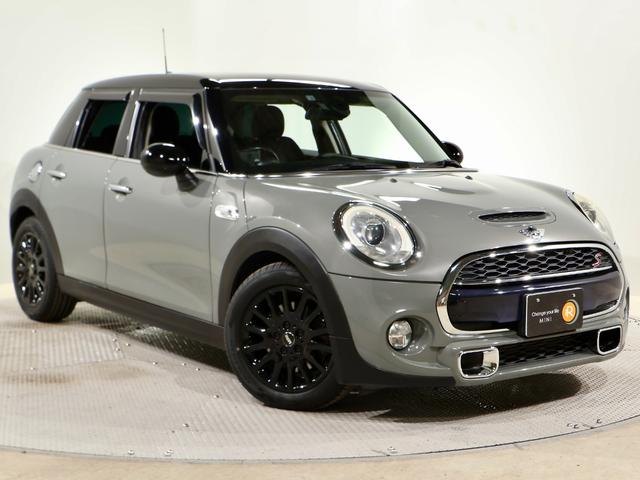 ＭＩＮＩ ＭＩＮＩ 禁煙車　純正ＨＤＤナビ　バックカメラ　純正アルミホイール