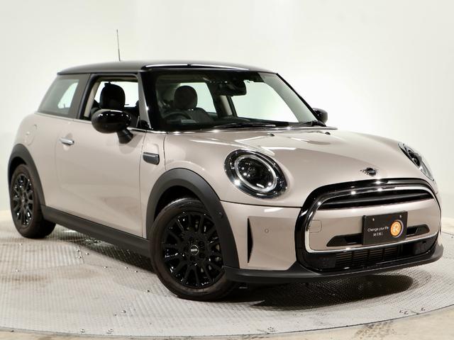 ＭＩＮＩ ＭＩＮＩ ワンオーナー　ハーフレザーシート　純正ＨＤＤナビ　バック　カメラ　衝突軽減ブレーキ　障害物センサー　ＭＩＮＩドライビングモード　パーキングアシスト　クルコン　ＥＴＣ　整備付