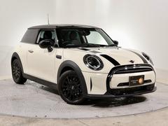 ＭＩＮＩ　ＭＩＮＩ　禁煙車　ハーフレザーシート　バックカメラ　衝突軽減ブレーキ