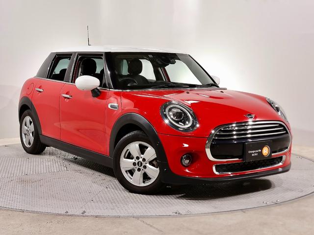 ＭＩＮＩ ＭＩＮＩ 禁煙車　ワンオーナー　純正ナビ　バックカメラ　障害物センサー　禁煙車　ワンオーナー　純正ナビ　バックカメラ　衝突軽減ブレーキ　前後障害物センサー　パーキングアシスト　純正アルミホイール　ＬＥＤヘッドライト／フォグランプ　ＥＴＣ　整備付