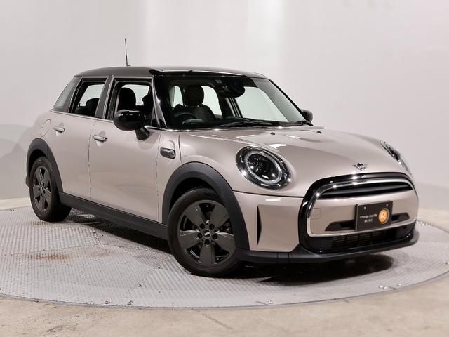 ＭＩＮＩ 禁煙車　ワンオーナー　ハーフレザーシート　純正ナビ　バックカメラ　衝突軽減ブレーキ　リア障害物センサー　ドライビングモード　クルコン　マルチファンクション　ＥＴＣ　整備付（1枚目）