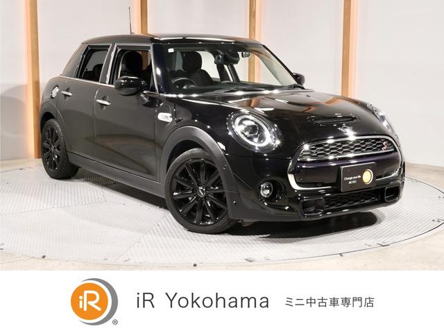ＭＩＮＩ クーパーＳ　禁煙車　ＪＣＷレザーステアリング　パーキングアシスト　バックカメラ　前後障害物センサー　アクティブクルコン　コンフォートアクセス　ストレージコンパートメントパッケージ　純正ナビ　ＥＴＣ２．０　整備付（1枚目）