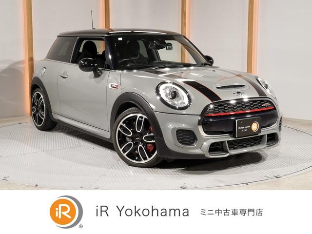 屋内展示場完備!ミニ専門自社工場で納車前点検を実施! ご来店前にご連絡頂ければ、ミニのご用意をし、スムーズなご案内が可能です。