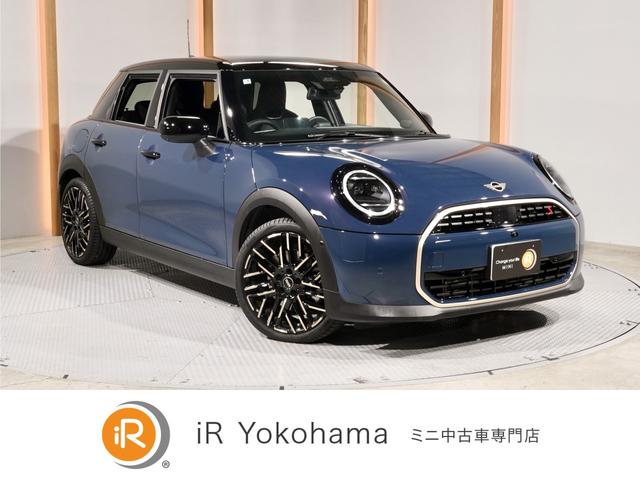 ＭＩＮＩ クーパーＳ　クラシック・トリム　ベスキンシート／電動　シート＆ハンドルヒーター　ｈａｒｍａｎ／ｋａｒｄｏｎ　ヘッドアップディスプレイ　バックカメラ　前後障害物センサー　ＡｐｐｌｅＣａｒＰｌａｙ　純正ナビ　ＥＴＣ２．０　整備付（1枚目）