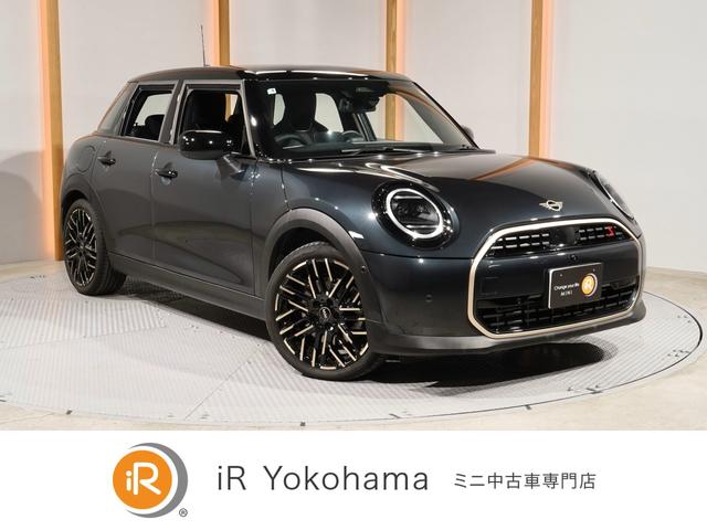 屋内展示場完備!ミニ専門自社工場で納車前点検を実施! ご来店前にご連絡頂ければ、ミニのご用意をし、スムーズなご案内が可能です。