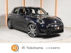 MINI クーパーSD ミニ・ユアーズ・トリム 禁煙車 Yoursレザーシート シートヒーター アクティブクルコン 純正ナビ AppleCarPlay ワイヤレスチャージ バックカメラ 前後障害物センサー パーキングアシスト ETC2.0 整備付 中古車画像