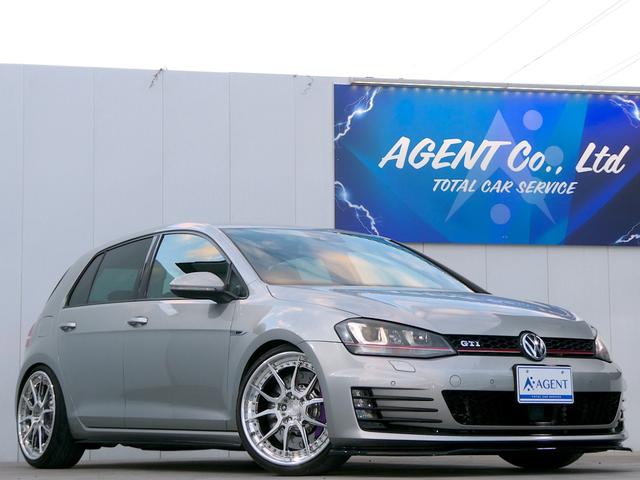 かっこかわいい１台です♪　ゴルフＧＴＩ　入庫です☆ ＡＤＶ１のホイールに紫色のキャリパーが映えます♪