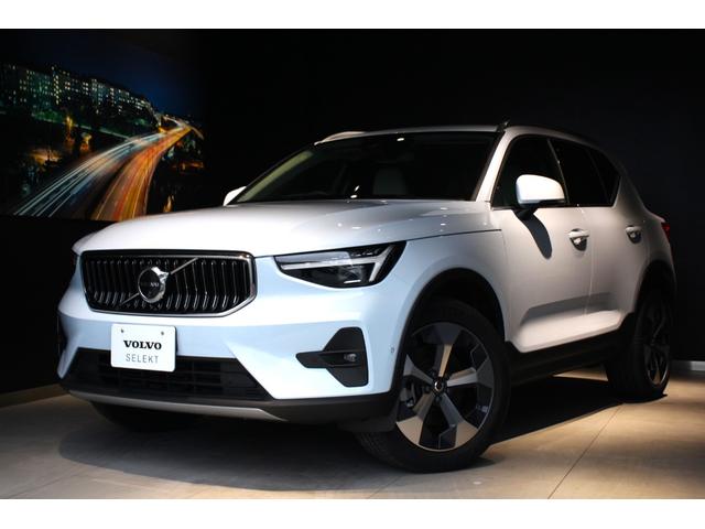 ボルボ ＸＣ４０ アルティメット　Ｂ４　ＡＷＤ　Ｇｏｏｇｌｅ　３６０度ビューカメラ　純正１９インチアルミホイール　ワイヤレススマートフォンチャージ　クリスタルシフトノブ　アイドリングストップ　キーレスエントリー　アダプティブクルーズコントロール