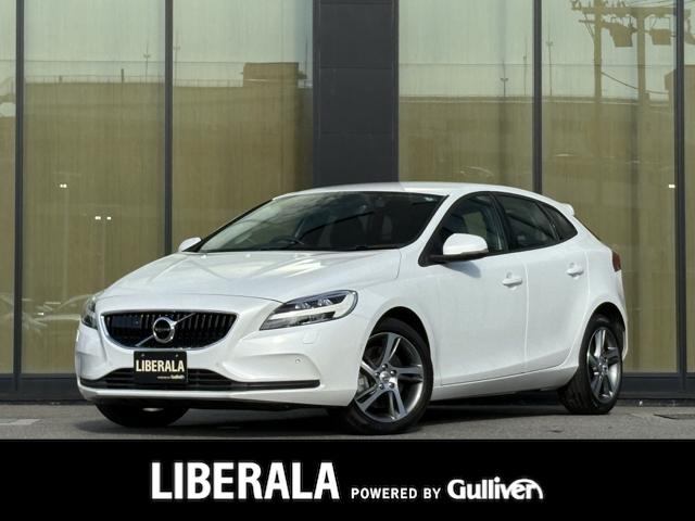 Ｖ４０(ボルボ) Ｄ４　モメンタム　黒革シート　シートヒーター　衝突軽減ブレーキ　アダプティブクルーズコントロール　ＢＩＬＳ　純正ナビ　バックカメラ　クリアランスソナー　ＬＥＤヘッドライト　Ｈａｒｍａｎ／Ｋａｒｄｏｎオーディオ 中古車画像