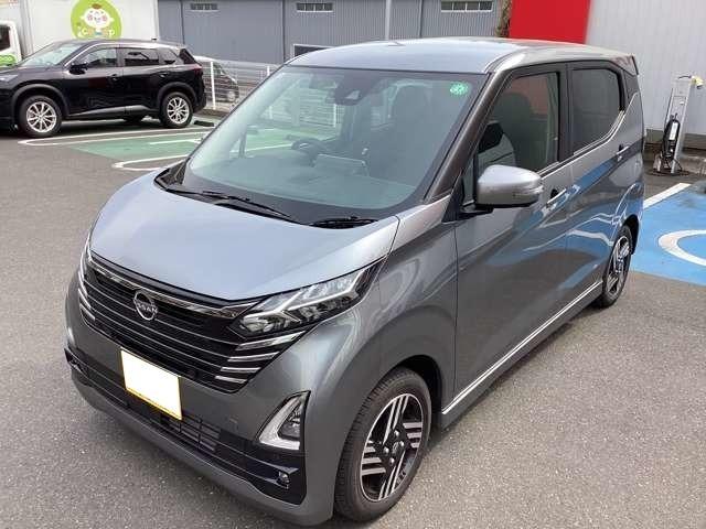 ハイウェイスター　Ｘ　純正メモリーナビ付き　コーナーソナー　サポカーＳ　オートＬＥＤ　イモビライザー　Ｒカメラ　アイドリング　ＶＤＣ　ベンチシート　フロントカメラ　ＬＥＤヘッド　スマートキー　レーンキープ