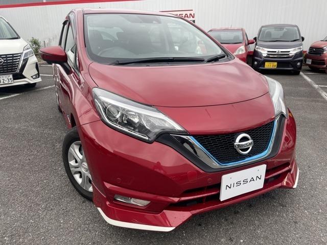 日産 ノート ｅ－パワー　Ｘ　ワンオーナー・純正メモリーナビ・フルセグ　フロントカメラ　横滑り防止装置付　地デジ　車線逸脱　バックビューＭ　ＥＣＯモード　ＡＵＴＯエアコン　ＷエアＢ　記録簿付　ＰＳ