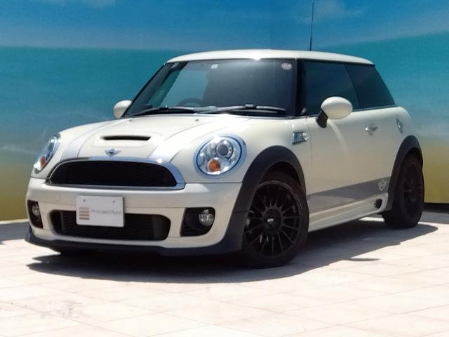 ＭＩＮＩ(ミニ) クーパーＳ　サンルーフ・ＥＴＣ・クリアランスソナー・スマートキー・プッシュスタート・ハーフレザーシー 中古車画像