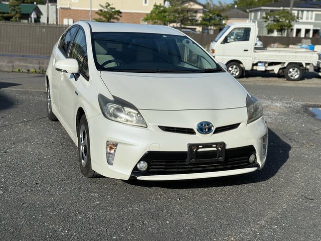 トヨタ プリウス Ｓ　車検２年間　プッシュスタート　ナビ