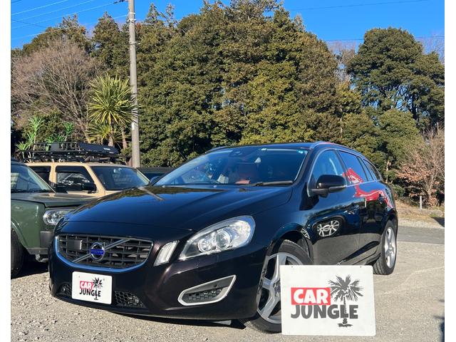 ボルボ Ｖ６０ Ｔ４　スカンジナビアン・リミテッド　プッシュスタート／キーレスドライブ／Ｆパワーシート／Ｆシートヒーター／キセノンライト／ターボエンジン／バックカメラ／コーナーセンサー／電動リアゲート／レザーシート／純正アルミ