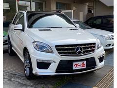 メルセデス・ベンツ　Ｍクラス　ＭＬ６３　ＡＭＧ　Ｖ８ツインターボ　５２５馬力