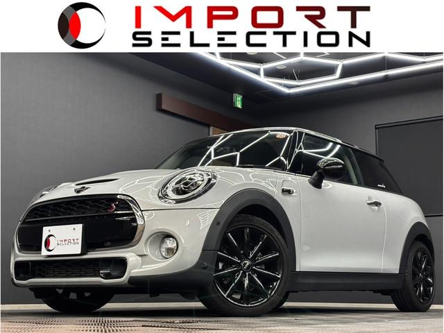 輸入車を通じて歓びと感動を！全国納車可能！ ＡＣＣ　純正ナビ　バックカメラ　ＬＥＤ　ミラーＥＴＣ　純正１７ＡＷ