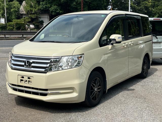ステップワゴン(ホンダ) Ｇ　Ｅセレクション　ＥＴＣ　バックカメラ　ＴＶ　両側電動スライドドア　キーレスエントリー　アイドリングストップ　３列シート　ＣＶＴ　アルミホイール　盗難防止システム　衝突安全ボディ　ＡＢＳ　ＥＳＣ　エアコン 中古車画像