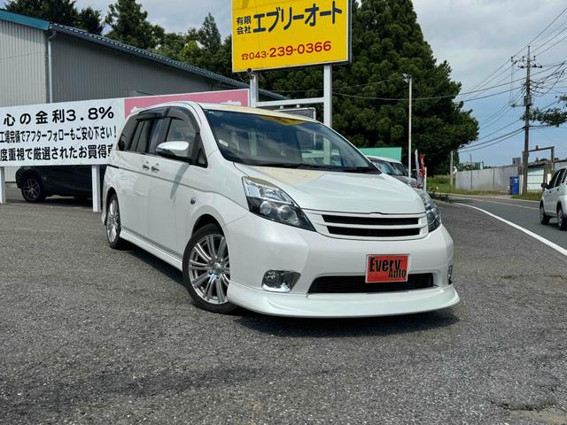 プラタナ　Ｖセレクション・ブラン　ＥＴＣ　ナビ　ＴＶ　両側電動スライドドア　ＨＩＤ　スマートキー　電動格納ミラー　３列シート　フルフラット　ＣＶＴ　アルミホイール　ＣＤ　ＵＳＢ　Ｂｌｕｅｔｏｏｔｈ　盗難防止システム　衝突安全ボディ