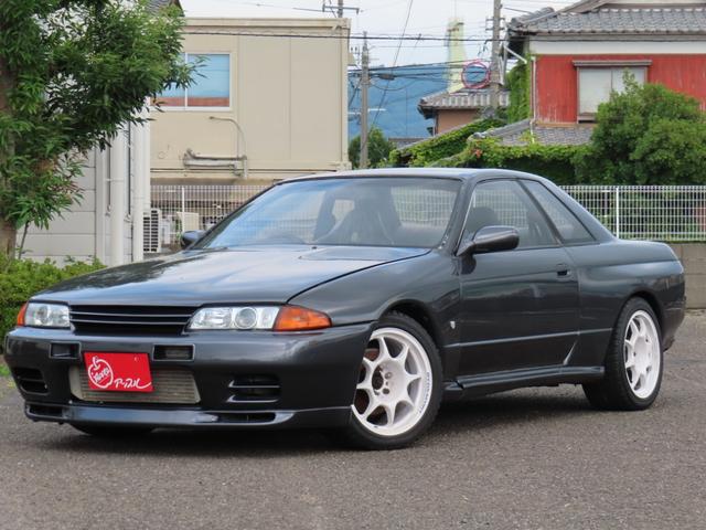 日産 スカイライン ＧＴ−Ｒ　Aftermarketアルミホイル　Aftermarketマフラー　追加メーター