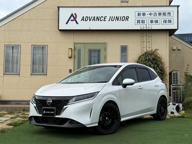 ノート Ｘ　純正ナビ　全周囲カメラ　フルセグ　ＥＴＣ　禁煙車　Ｂｌｕｅｔｏｏｔｈ　ＬＥＤヘッドライト　デジタルインナーミラー　エンケイアルミホイール　ドラレコ　スマートキー　ワンオーナー（1枚目）