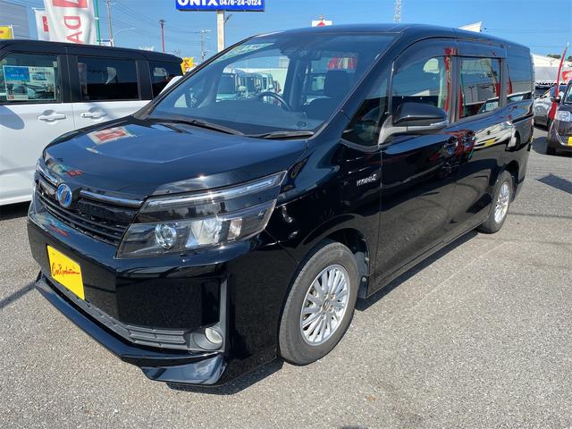 運転中の映像を記録するドライブレコーダー付き♪ 電動格納ミラー　シートヒーター　３列シート　ＣＶＴ　アルミホイール　ＣＤ
