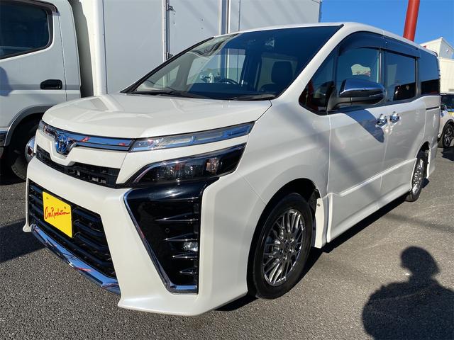 後方確認をサポート！バックカメラ付き！ スマートキー　電動格納ミラー　シートヒーター　３列シート　ウォークスルー